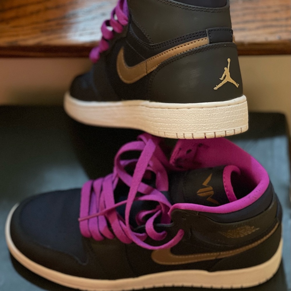 Air Jordan 1 Retro Hi Sz 4.5 Obsidin/White/Purple